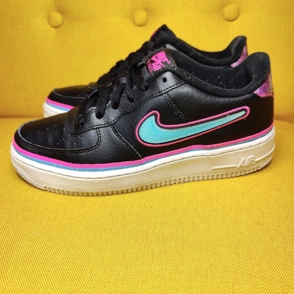 Nike Air Force 1 '07 LV8 Sport South Beach Sneaker Youth Shoe Big Girl Size 6.5Y - Picture 1 of 9